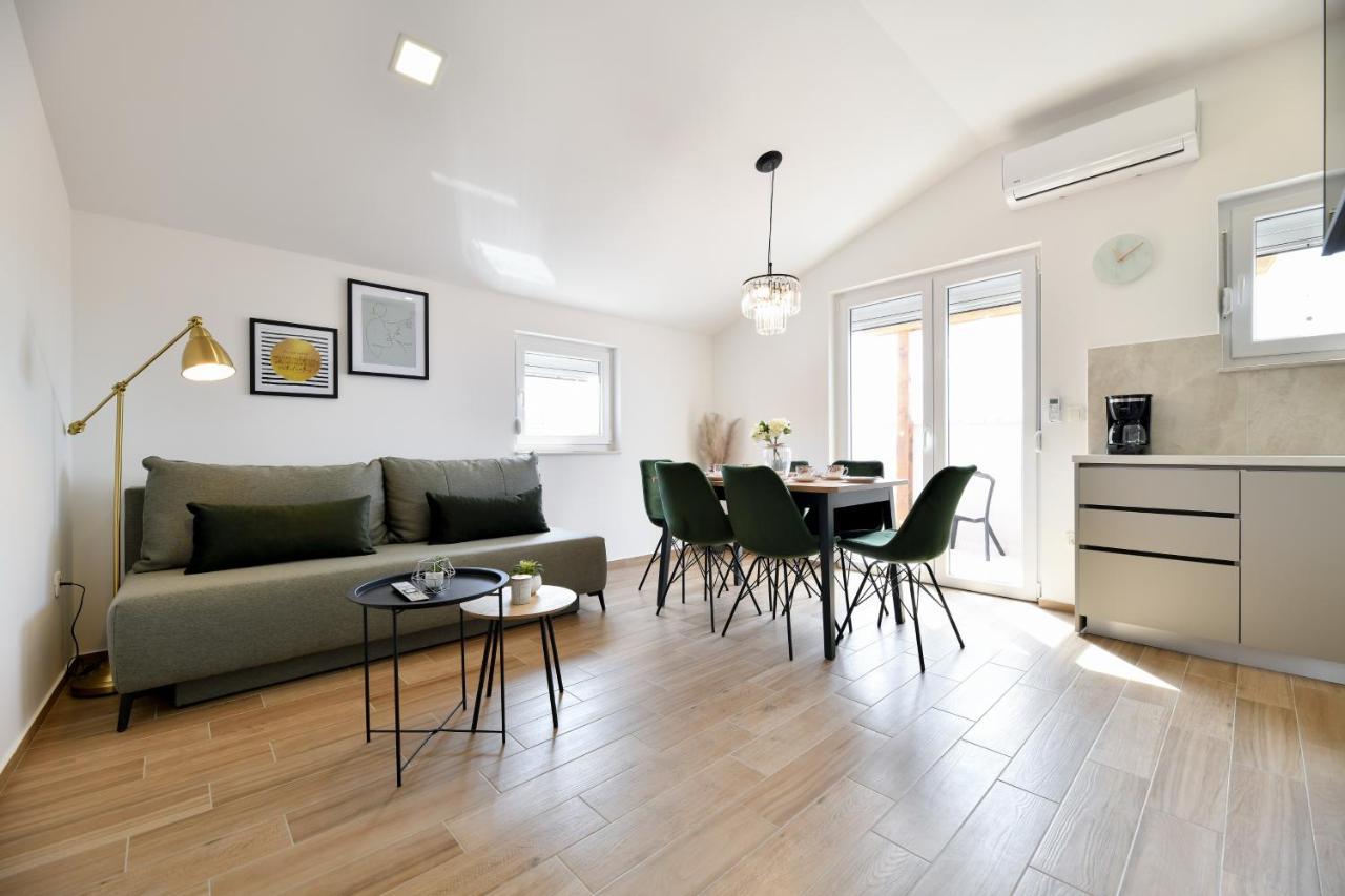 Modern Holiday Apartment "Libra" With Swimming Pool Posedarje Exterior foto