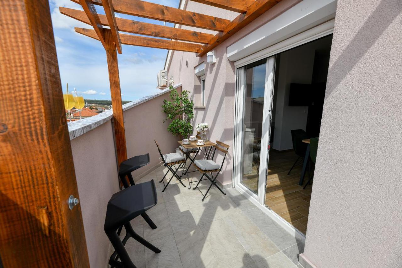 Modern Holiday Apartment "Libra" With Swimming Pool Posedarje Exterior foto