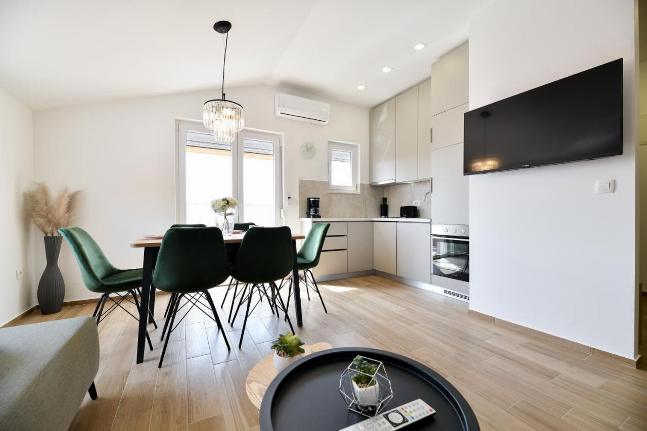 Modern Holiday Apartment "Libra" With Swimming Pool Posedarje Exterior foto