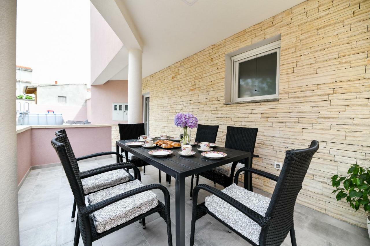 Modern Holiday Apartment "Libra" With Swimming Pool Posedarje Exterior foto
